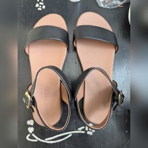 🖤 NIB Steve Madden 6.5 Dina Sandals leather ankle strap buckle flat